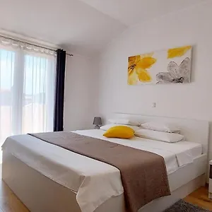 Apartment Marijana Rab Town